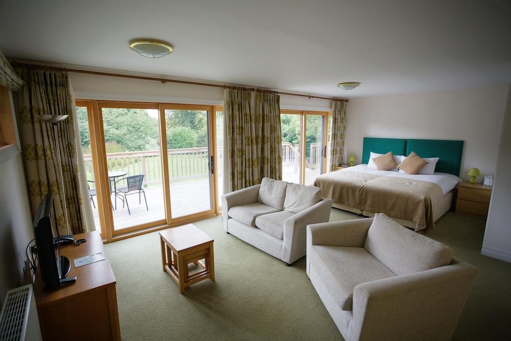 Country house Donnington Grove *